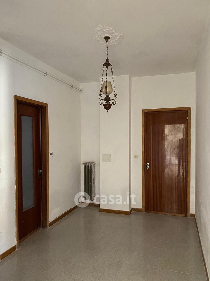 Appartamento in Via Livorno Ferraris — foto 4 di 11