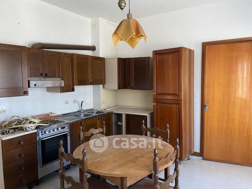 Appartamento in Via Livorno Ferraris — foto 8 di 11
