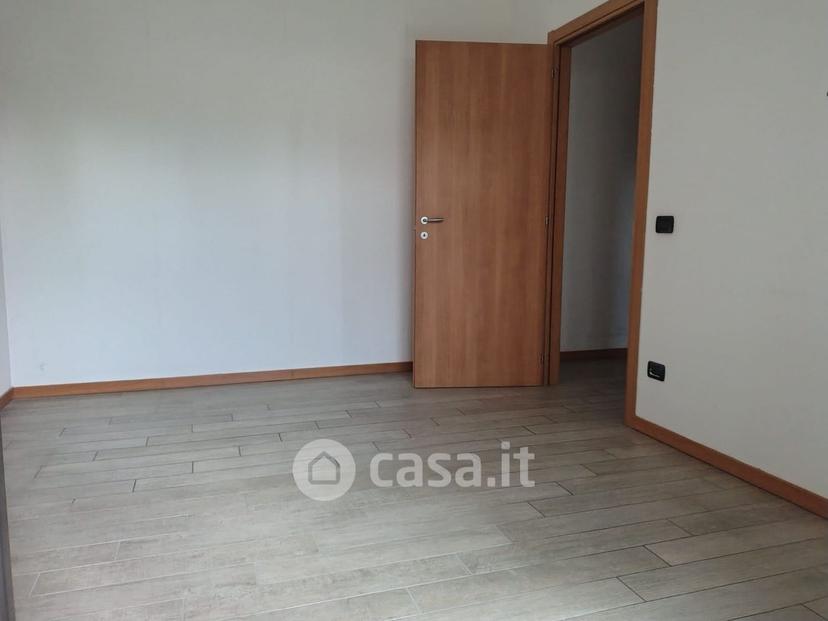 Bilocale in Via Europa 106 — foto 9 di 20