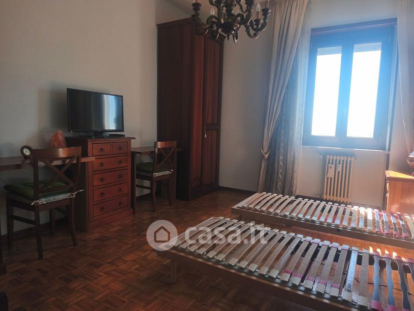 Stanza in Via Castagnevizza 32 — foto 6 di 9