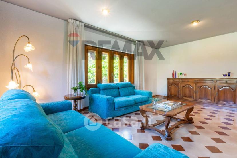 Villa in Via Bartolomeo Colleoni 10 — foto 45 di 46