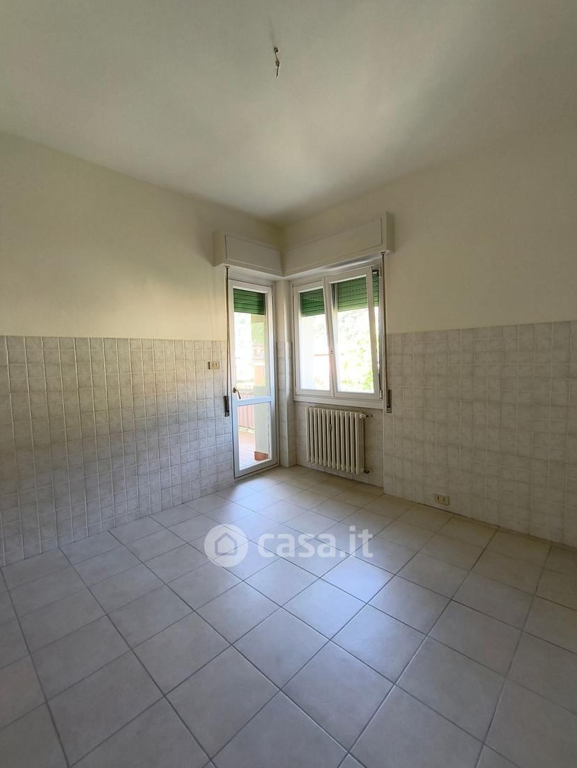 Trilocale in Via F. Petrarca — foto 21 di 25