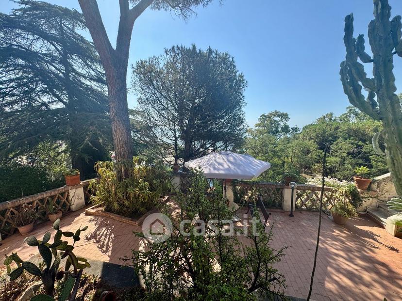 Villa in Via Appia 104 /200 — foto 37 di 136