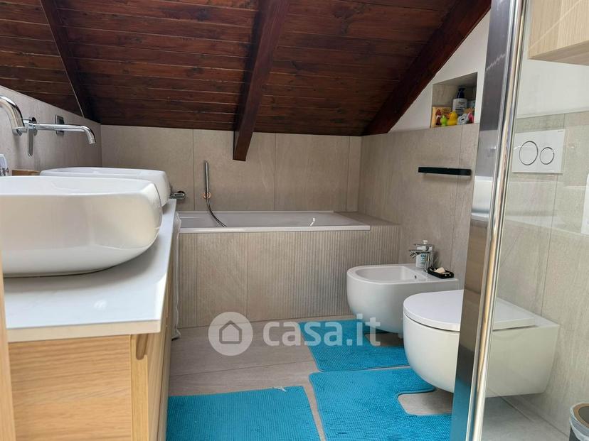 Trilocale in Via Bruno Buozzi 56 — foto 3 di 45