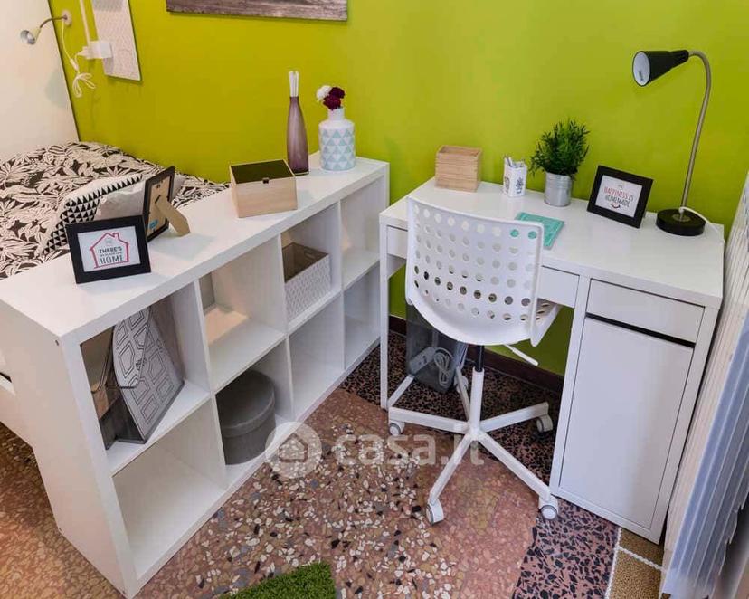 Stanza in Viale Giovanni Vicini 20 — foto 5 di 43