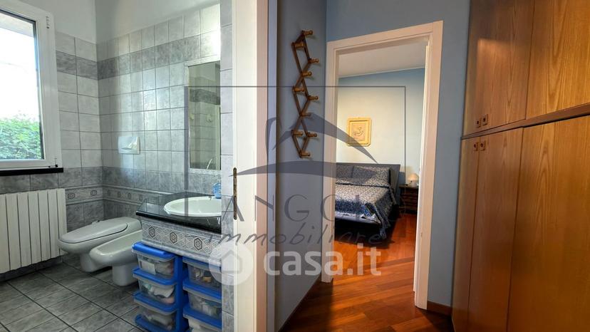 Villa in Via Mantova 5 — foto 29 di 60