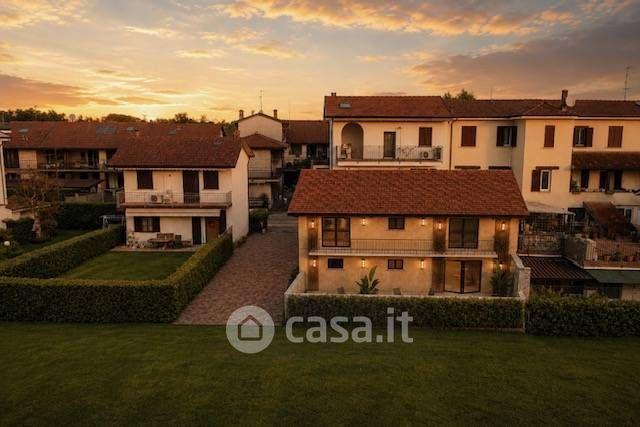 Villa in Via Roncello 8 — foto 14 di 27