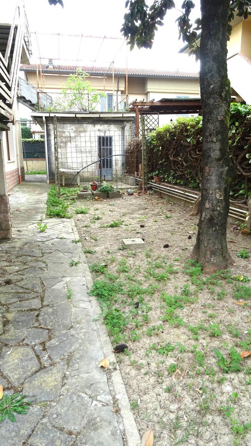 Villa in Via F. Caracciolo — foto 4 di 37