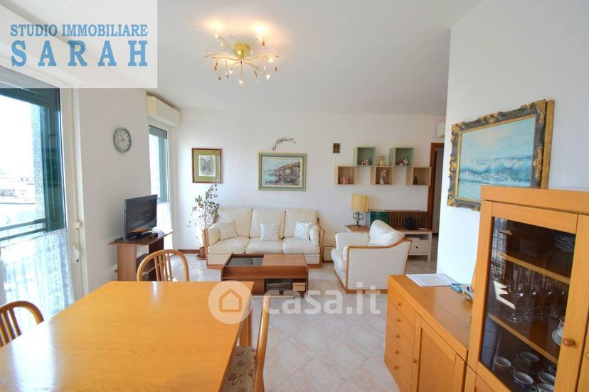 Trilocale in Via Aurelia Nord 200