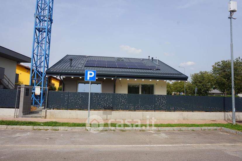 Villa in Via Bartolomeo Colleoni — foto 25 di 37