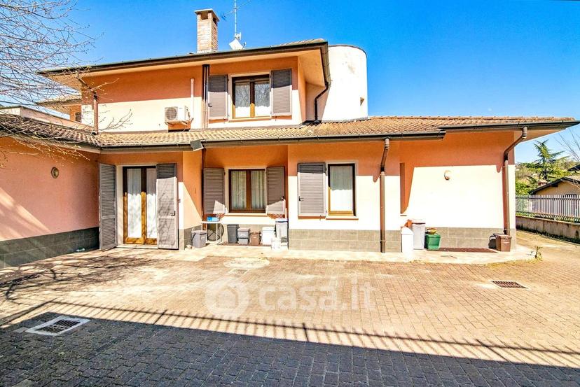 Villa in Via Fratelli Vigorelli — foto 29 di 54