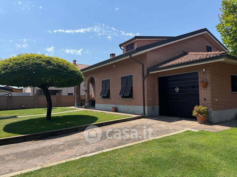 Villa in Via Vecchia di Pozzolo — foto 24 di 36