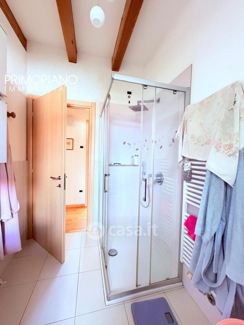 Villa in Frazione Frisanchi — foto 34 di 39