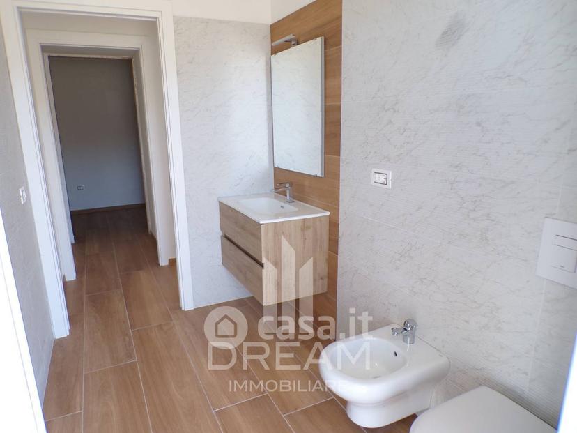 Trilocale in Via Ungheria 1 — foto 10 di 15