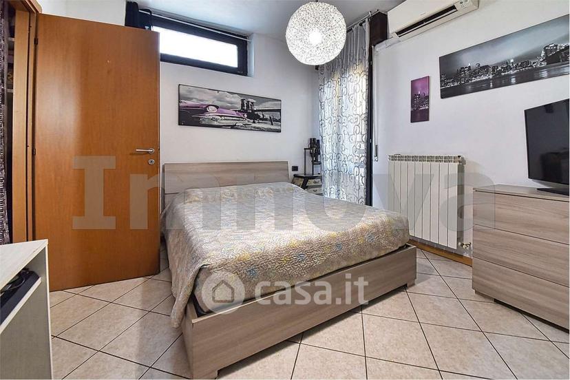 Bilocale in Via Padova 15 — foto 3 di 18