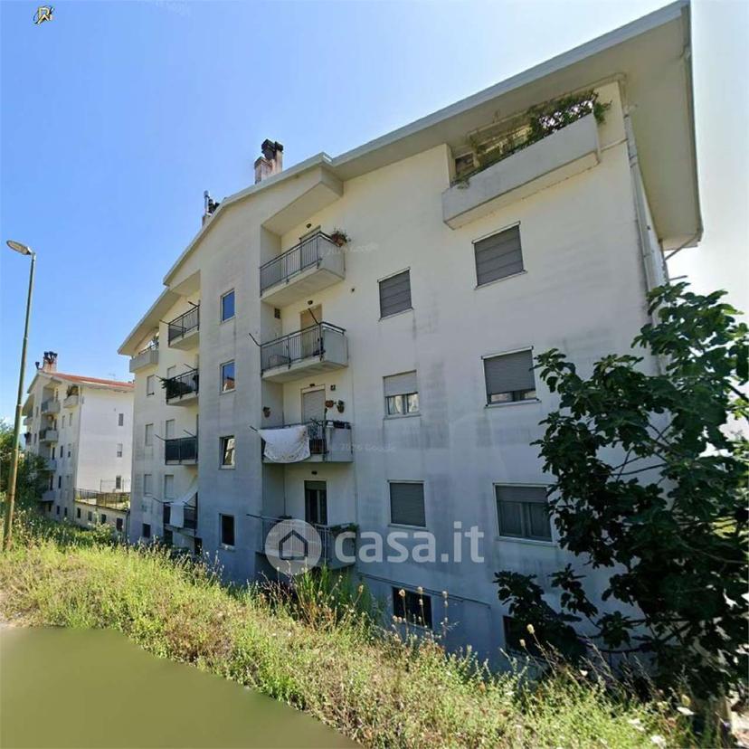 Trilocale in Via Monte Bianco 2 — foto 5 di 35