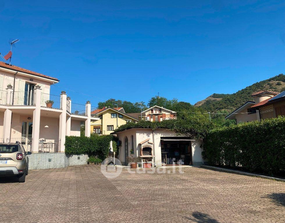 Villa in Piazza Libertà 5