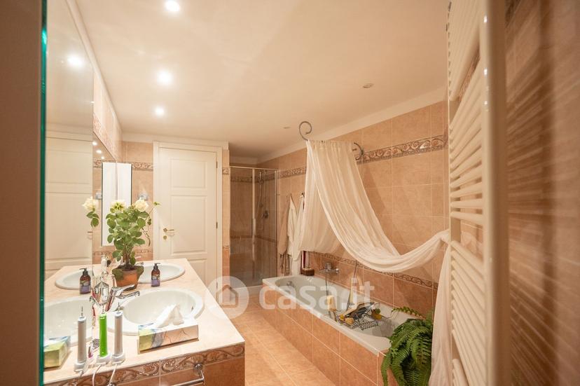 Quadrilocale in Viale Fratelli Lavanda 3 — foto 25 di 36
