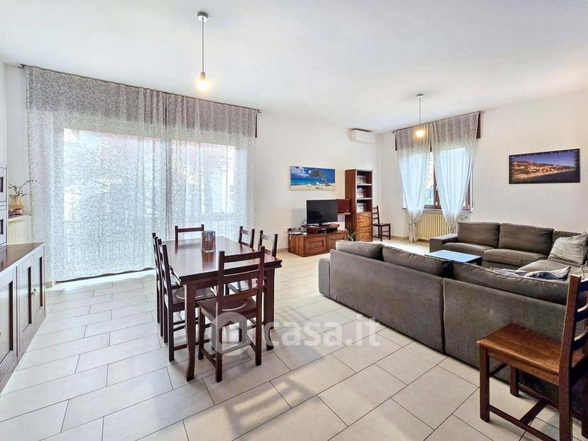 Villa in Viale Ugo Foscolo 46 — foto 3 di 70