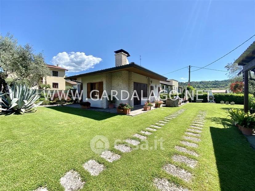 Villa in Via Carlo G. Battistoli — foto 27 di 37