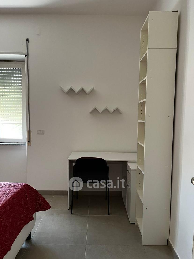 Stanza in Viale Vittorio Veneto 45 — foto 9 di 20