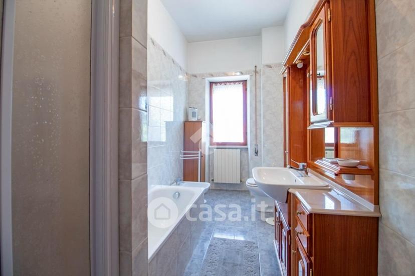 Quadrilocale in Via Liberato di Benedetto 72 — foto 3 di 31