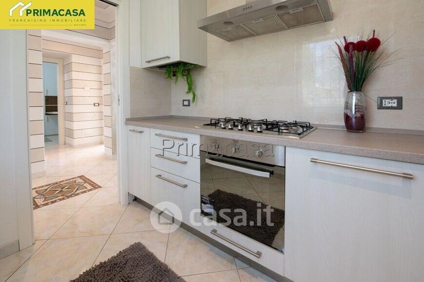 Trilocale in Viale Ugo Foscolo 104 — foto 10 di 28