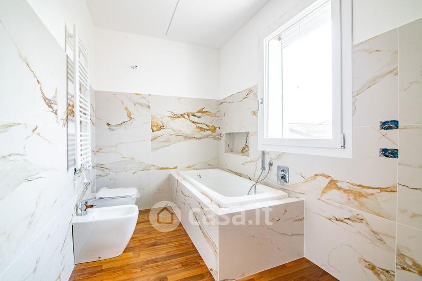 Villa in Via Mario Baratta — foto 60 di 63