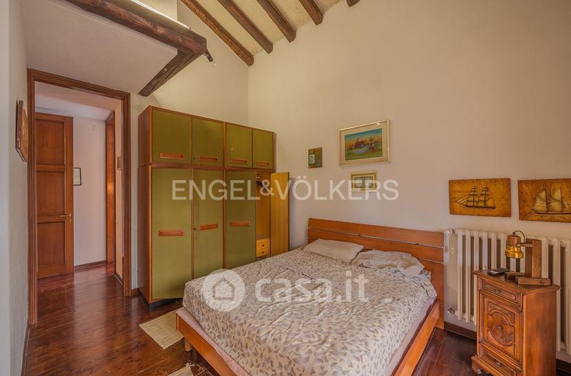 Villa in Via Scapacchiò — foto 13 di 21