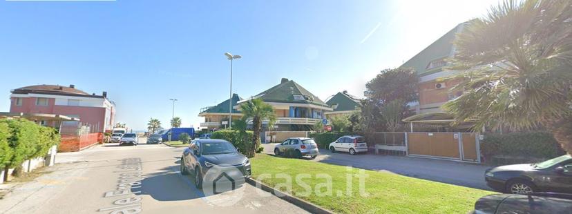 Trilocale in Viale Alcione — foto 5 di 9