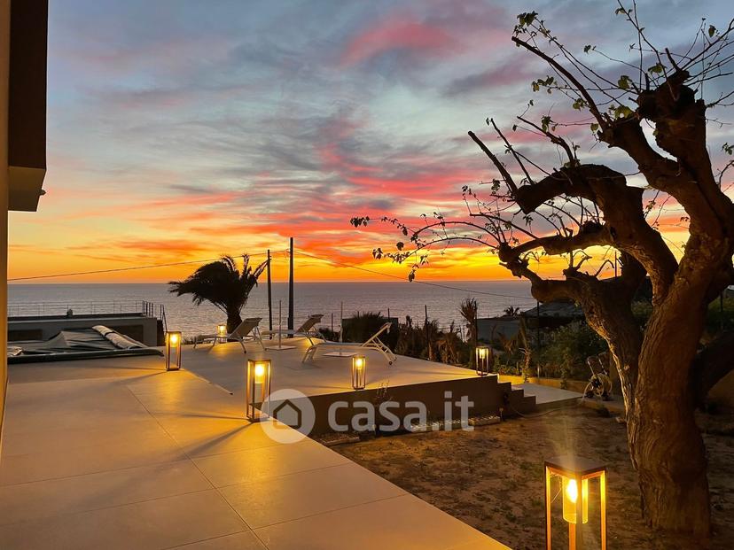 Villa in Via Caio Duilio — foto 31 di 45