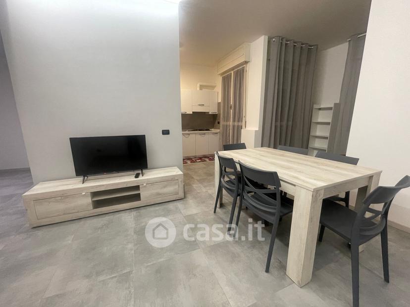 Stanza in Via Bartolomeo Spani 18 d — foto 12 di 35