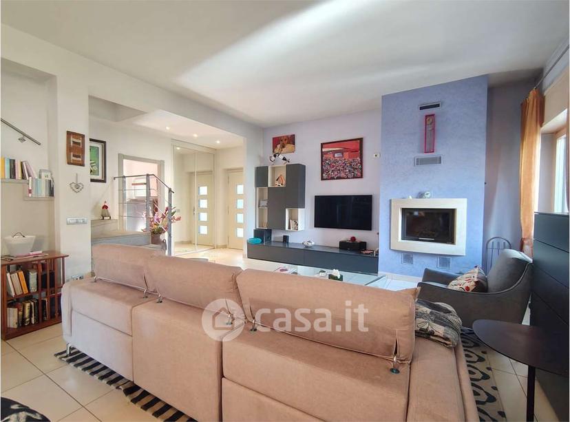 Villa in Corso Benedetto Cairoli 80 — foto 11 di 27
