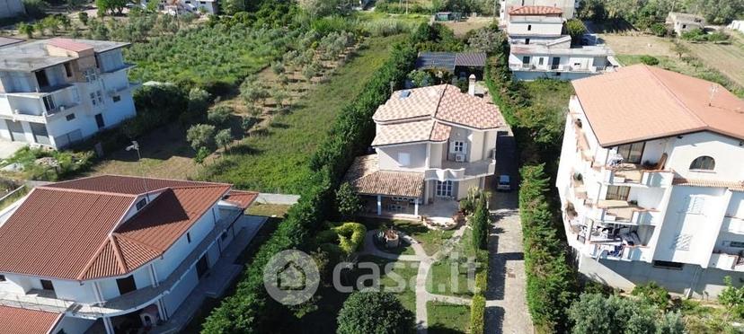 Villa in Via San Giuseppe Lavoratore — foto 4 di 32
