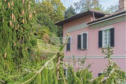 Villa in Via Ai Monti