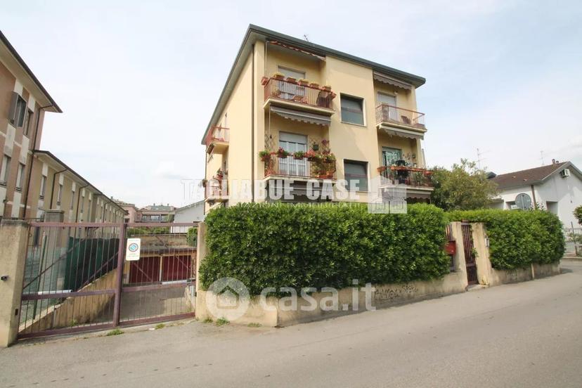 Trilocale in Via Tevere 16 — foto 19 di 23
