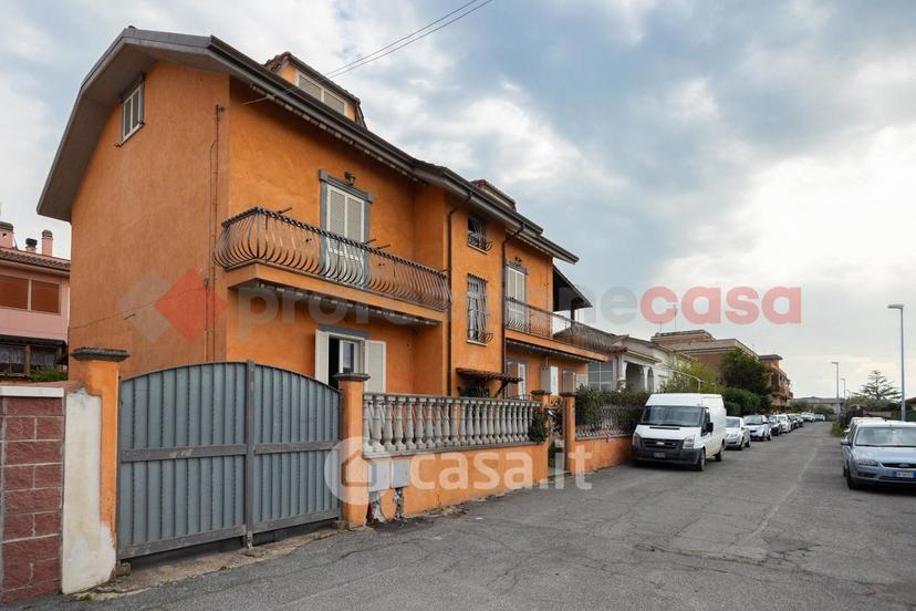 Trilocale in Via Livorno — foto 2 di 51