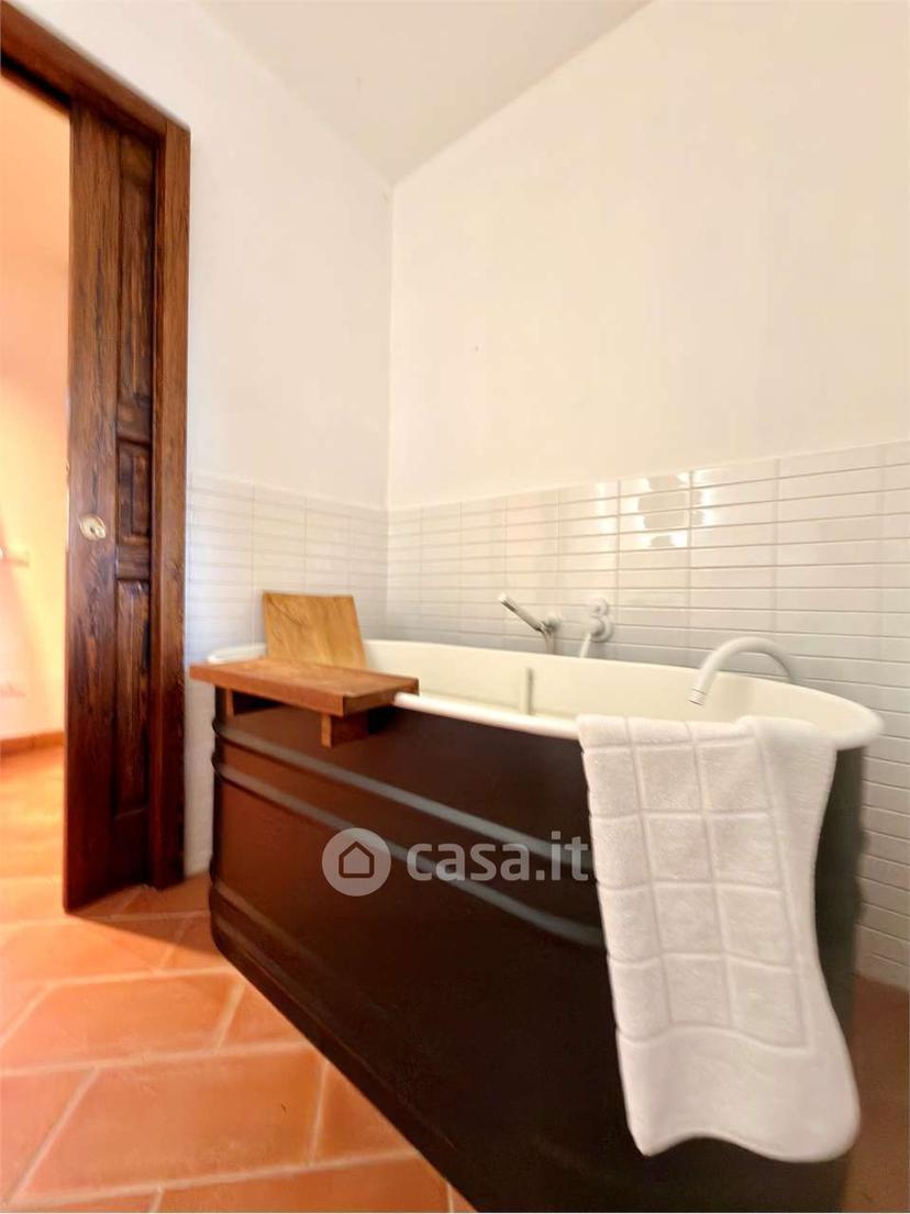 Villa in Via Giosuè Carducci 33 — foto 2 di 29