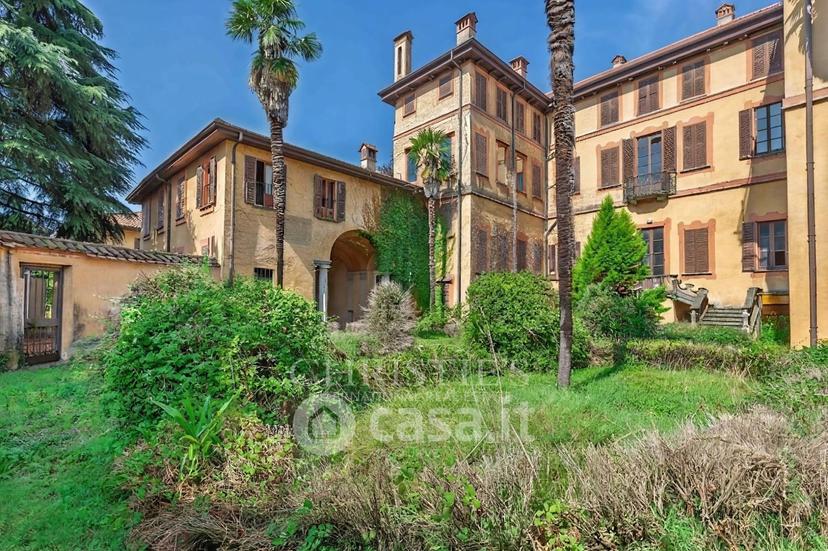 Villa in Via Giuseppe Parini 9 — foto 24 di 35