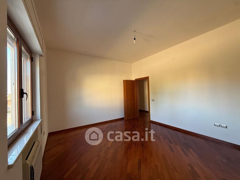 Appartamento in Via Umbria 14 — foto 10 di 23
