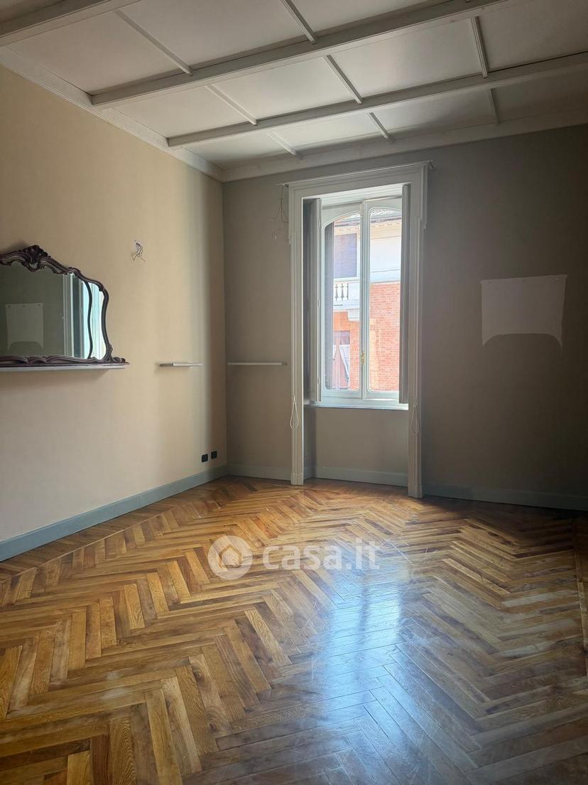 Trilocale in Corso Re Umberto 21 Bis — foto 24 di 34