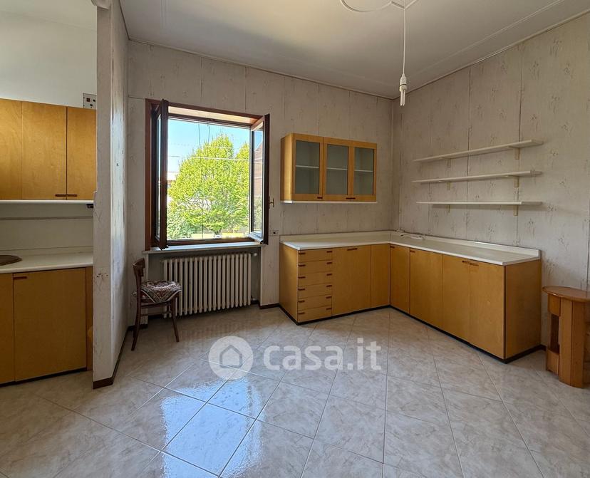 Villa in Via Luigi Barbieri 72 — foto 21 di 57