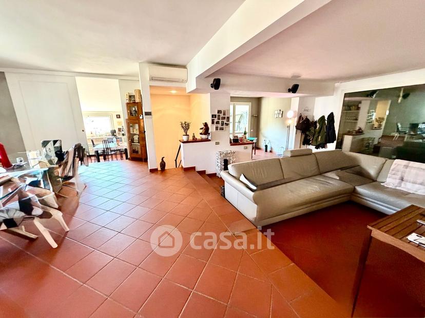 Villa in Via dei Pini 29 — foto 23 di 35