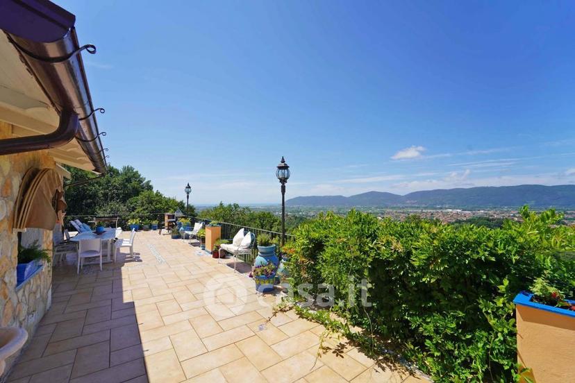 Villa in Castelnuovo — foto 16 di 72