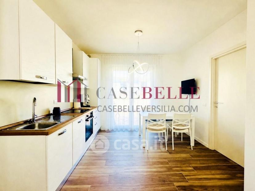 Trilocale in Via Umberto Giordano 55041 — foto 10 di 33