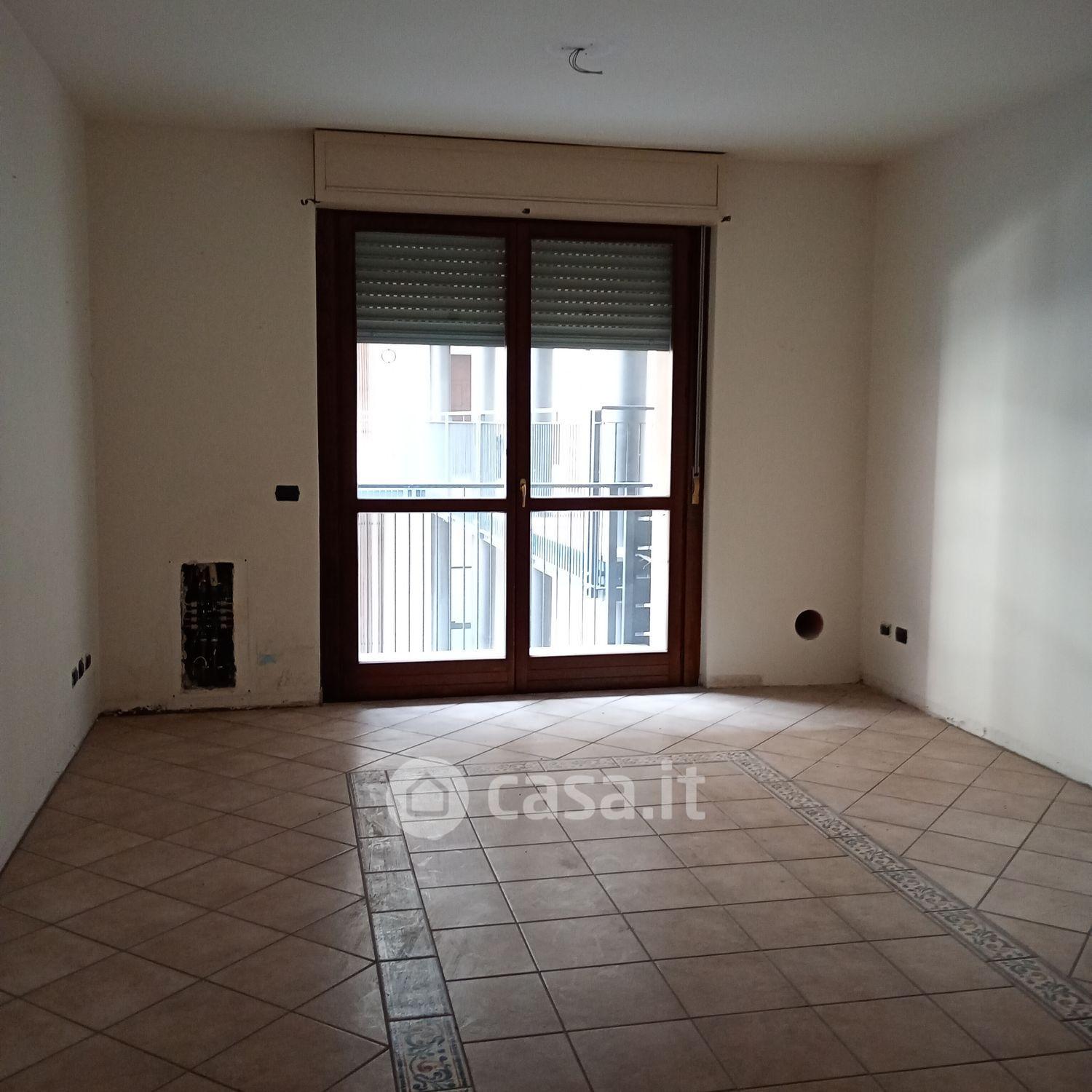 Bilocale in Via Cesare Battisti 80