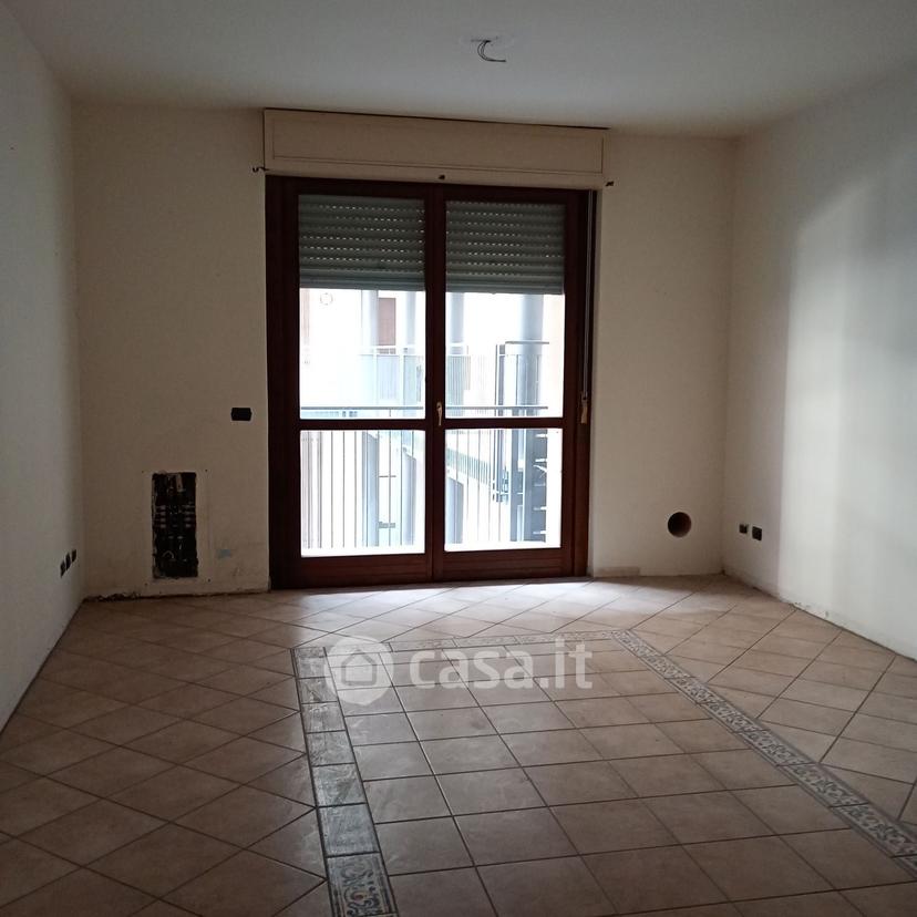 Bilocale in Via Cesare Battisti 80