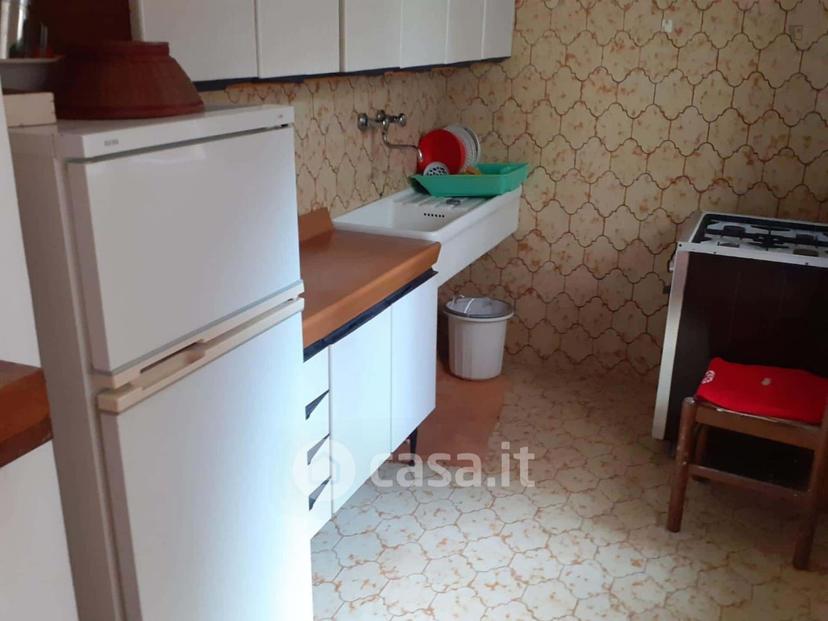 Stanza in Via Belvedere Montello — foto 2 di 6