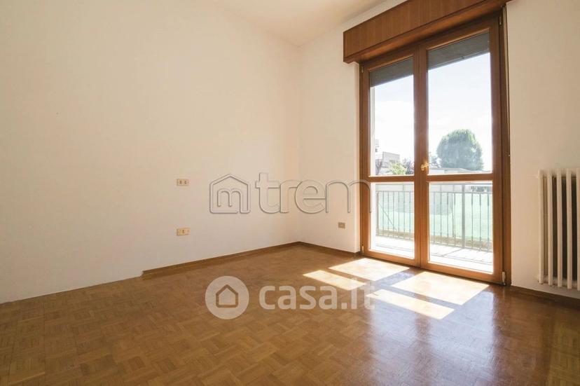 Trilocale in Via Pace 7 — foto 15 di 33