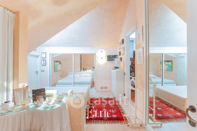Villa in Via Luigi Cadorna 1800 — foto 19 di 42